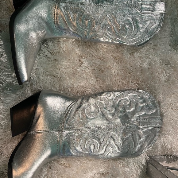 🔥 🔥 Steve Madden BOOTS ON THE GROUND 🪭🪭🪭 - Picture 12 of 13